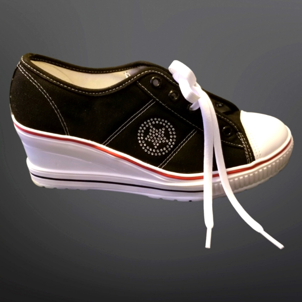 Cari ✩ Star Shoes